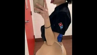 Enseñando Sus Nalgas