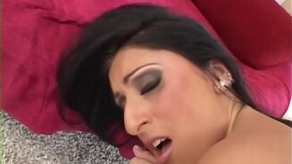 Luscious Lopez Footjob