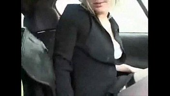 Videos de sexo en el coche con rubias calientes