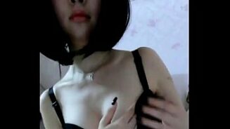 Coreana con grandes tetas