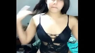 Niña desnuda de 18 AÑOS