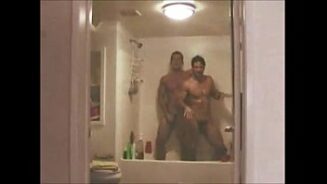 Gay creampie shower ducha