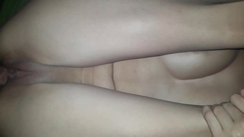 El nuevo dando la hermosa vagina al novio bien dotado